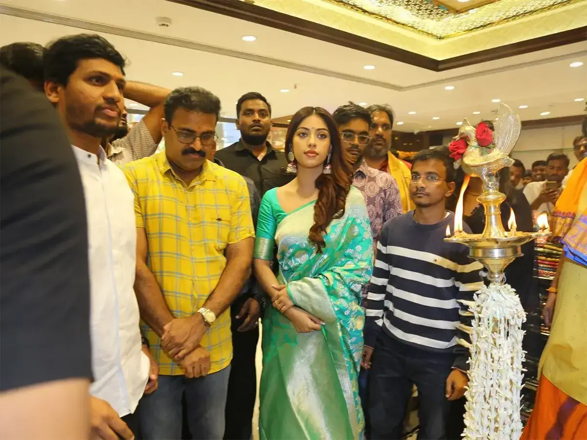 Anu Emmanuel Chandana Brothers Shopping Mall launch